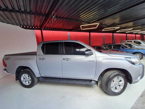 Imagem 10 de 15 de Toyota Hilux 4x4 2.8 Automatico -