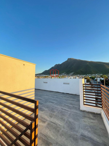 Casa En Venta En Mirador La Silla 3 Niveles, Terraza Y Cochera Techada A 3 Cuadras Estadio Bbva