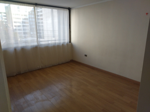 Arriendo 1 Dorm Metro Bustamante