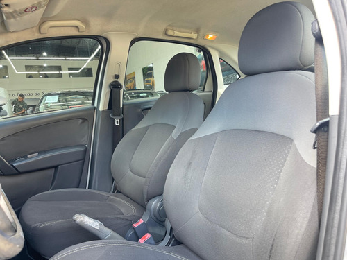 Fiat Grand Siena 1.4 MPI ATTRACTIVE 8V FLEX 4P MANUAL