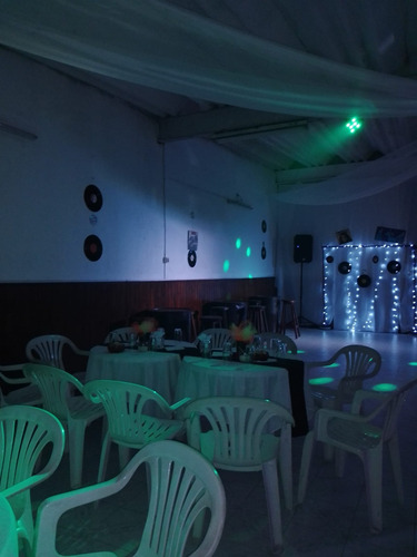 Imagen 7 de 10 de Salón Para 80 Personas Con Patio Y Parrillero
