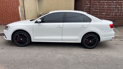 Volkswagen Jetta 2.0 Comfortline Flex Aut 4p