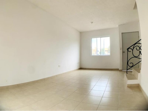 Imagen 3 de 12 de Casa Sola En Renta Privada Loire, Al Sur De Pachuca. 2 Niveles. Bien Ubicada.