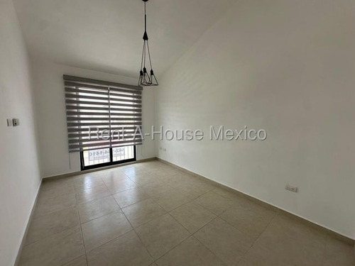 Casa En Renta En Zakia, Querétaro Sr