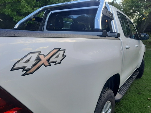 Toyota Hilux 2.8 Cd Srv 177cv 4x4 2020 Nueva Impecable