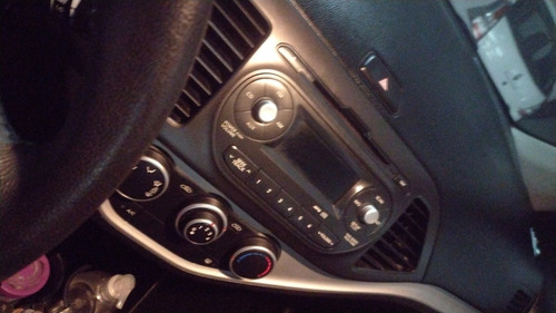 Imagem 5 de 10 de Kia Picanto Modelo 2013
