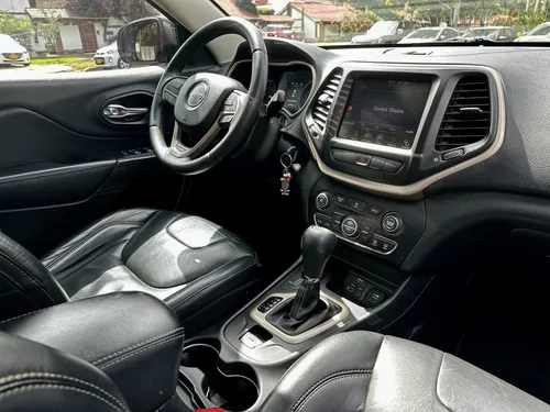 Jeep Cherokee 3.2 Longitude