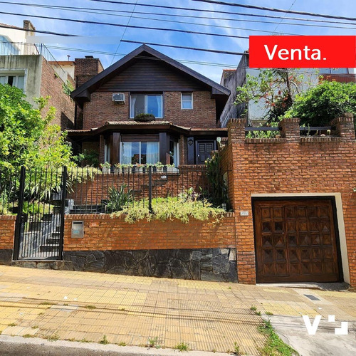 Casa En Venta, 5 Ambientes, San Isidro.