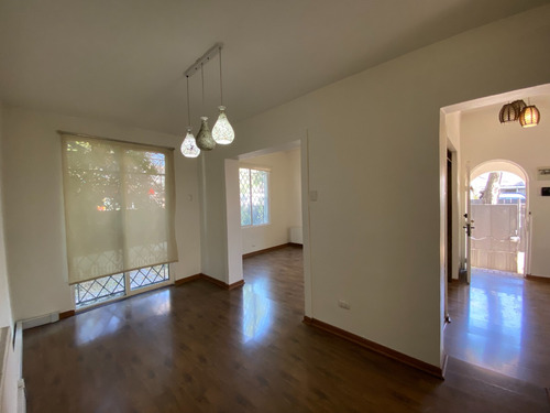 Rebajada Casa Patrimonal Remodelada 5d/3b/1bod/est