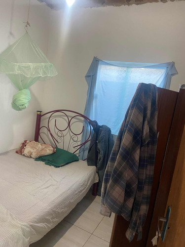 Casa Com 2 Quartos Cozinha Banheiro Garagem