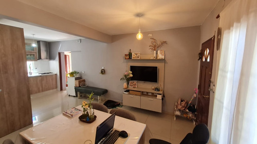 Imagen 4 de 13 de Casa 2 Dormitorios Refaccionada A Nueva A Metros De Heriberto Martinez - Bº Arguello