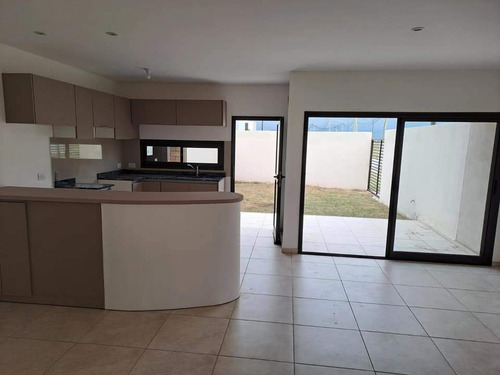 Duplex En Venta Terrazas De Manantiales - 3 Dormitorios - Mj