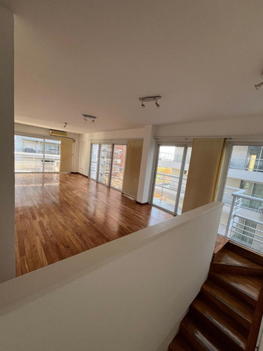 Exclusivo Dúplex En Alquiler 3 Dormitorios, Dependencia Y Cochera En Olivos