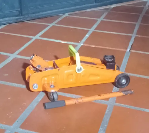 Gato Caiman 2 Toneladas (Usado)