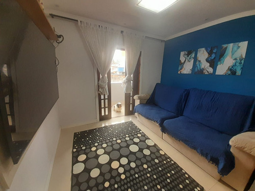 Casa De 7 Cômodos,2 Quartos 2 Banheiros 3 Salas