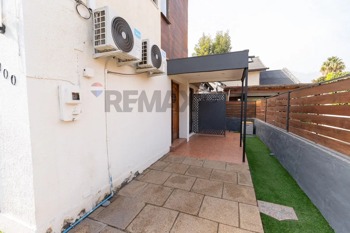Imagen 4 de 26 de Remodelada 150 Mts2/230 Mts2 Las Condes, Escocia