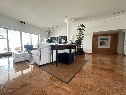 Departamento En Venta En Cancún En Residencial Del Mar Con Alberca Privada: