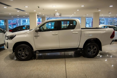 Imagen 22 de 25 de Toyota Hilux Srv 2.8tdi 4x2 Mt 204cv 0km Entrega Inmediata