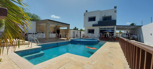 Se Vende Casa Duplex En Puerto Encantado Higuerote. Dmh