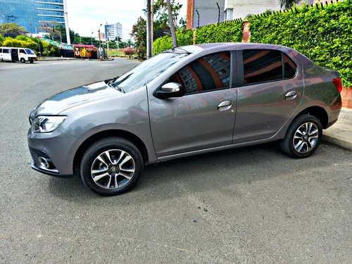 Renault Logan 1.6 Privilege / Intens