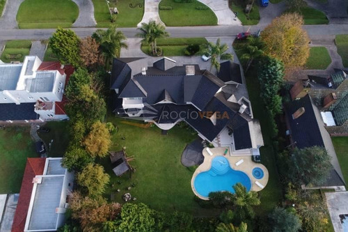 Imagen 3 de 30 de Magnífico Chalet En Venta En Country San Diego- Moreno