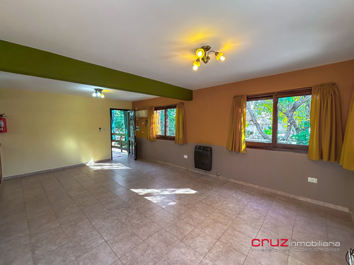 Chalet De 102m2 Con Piscina En Barranca Colorada