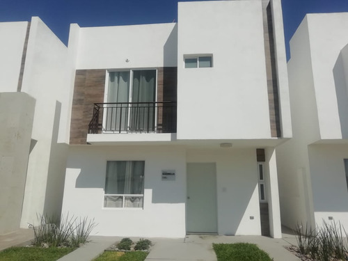 Casa En Venta En Fraccionamiento Arezzo, Torreon