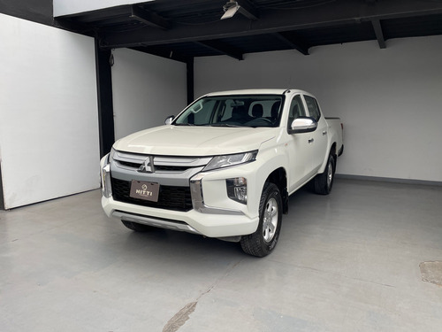 Mitsubishi L200 2.4 Glx Cabina Doble 4x4 Diesel Mt
