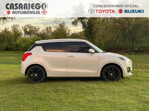 Imagen 4 de 17 de Suzuki Swift Gls Hybrid Black Edition 1.2 2023 0km