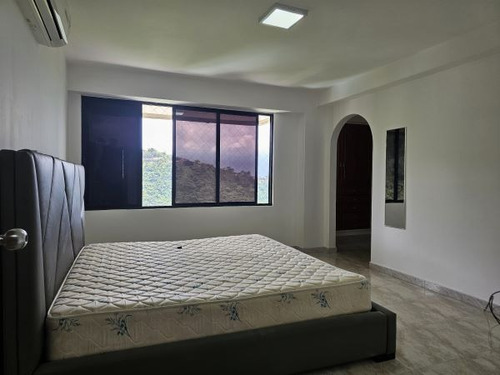 Amplio Apartamento En Los Naranjos Del Cafetal