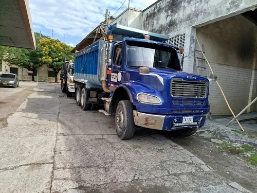 Freightliner M2 112