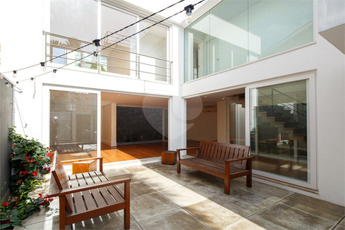 Imagem 3 de 30 de Casa Moderna, Reformada, Pronta Para Entrar Com 03 Suítes - Reo102100