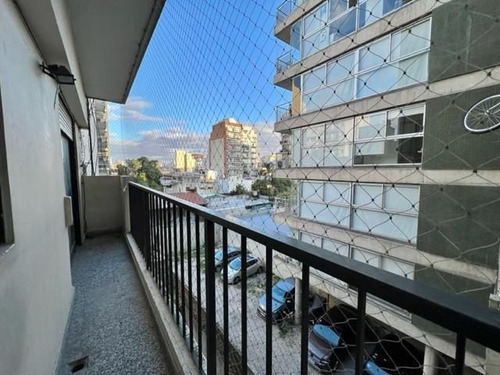 Imagen 2 de 10 de Departamento De 3 Ambientes Con Balcon - Muy Luminoso - Coghlan
