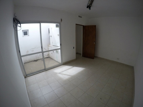Imagen 13 de 16 de Oportunidad Inversor. Venta De 3 Locales Y 3 Departamentos!