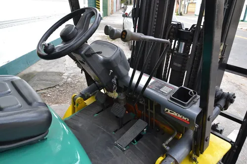 Autoelevador Komatzu Modelo: Fd 257-16d Año: 2008