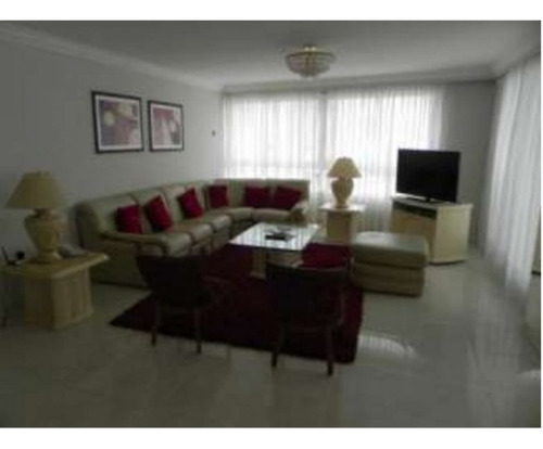 Apartamento 3 Dormitorios En Playa Mansa, Punta Del Este. (ref: Zen-2360)