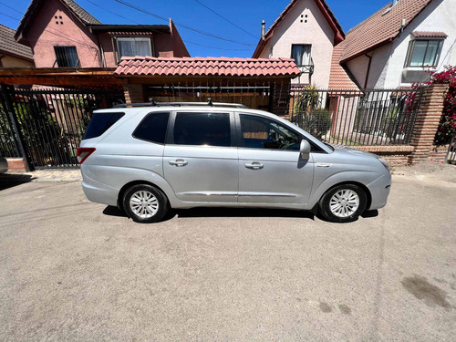 Imagen 4 de 19 de Ssangyong Stavic Xdi 2.0 Aut