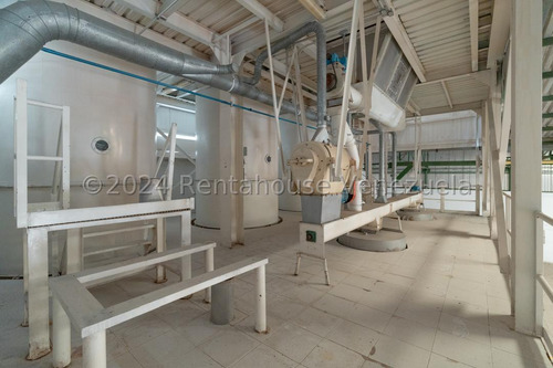 Complejo Industrial De Galpones En Cagua Fvina