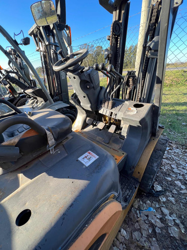 Autoelevador Cat Dp30nm 3000kg Diesel Torre Triple C/desp