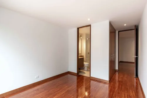 Apartamento En Venta En Chicó Navarra. Cod V7943