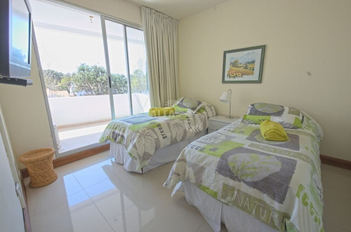 Imagen 19 de 28 de Apartamento En Venta - Pinares - Punta Del Este Mansa