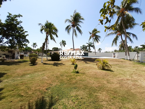 Remax Vende Casa Campestre De 323 M2 Transversal 8, El Tuque