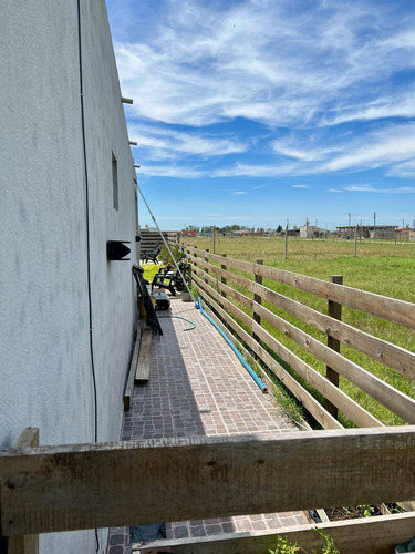 Venta Casa Quinta 2 Dormitorios Domselaar Con Cochera