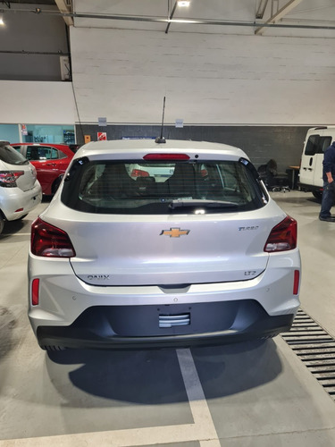 Imagen 10 de 25 de Nuevo Chevrolet Onix Ltz At 1.0t 5p Ad