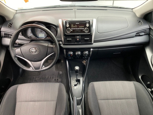 Imagen 6 de 15 de Toyota Yaris 2017 1.5 Core At Sedan Cvt