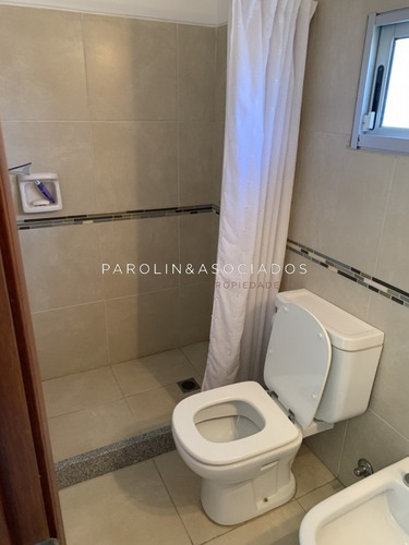 Casa De Cuatro Dormitorios Completamente Reciclada En Venta En Playa Mansa- Ref: 2679