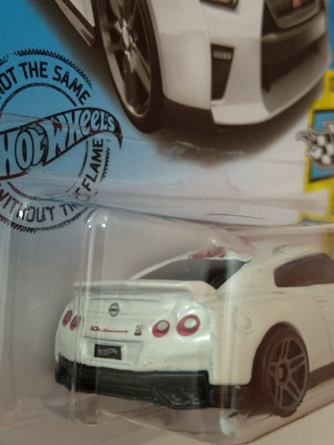Carro Colección Hot Wheels 17 Nissan Gtr Versión Aniversario