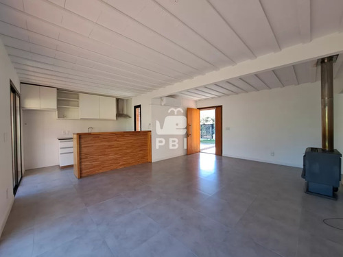 Casa 3 Dormitorios En Piedras Del Chileno, Punta Del Este - Ref : Pbi3003