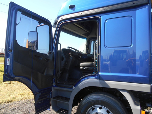 Imagem 5 de 15 de Mercedes Benz Atego 3030 2018 8x2 Bitruck