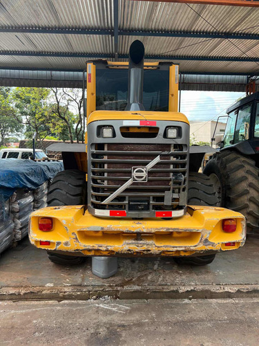 Imagem 2 de 4 de Volvo